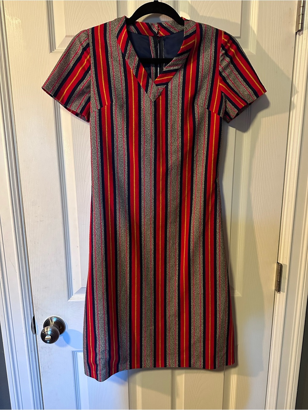 Vintage 60s/70s Striped Short Sleeve Shift Dress in Red and Navy